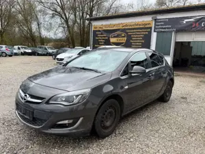 Opel Astra J Lim. 5-trg. Exklusiv Navi Leder SHZ PDC