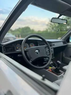 Mercedes-Benz 190 E