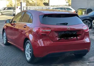 Mercedes-Benz A 200 Mercedes-Benz A 200 d *AHK *Pano *Tempomat *Bi-Xen Bild 4