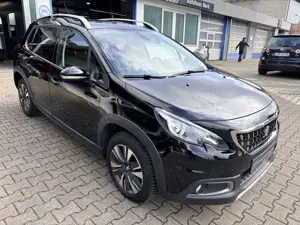 Peugeot 2008 Allure 1,5 Ltr. - 88 kW Blue-HDI FAP Autom. Panora Bild 4