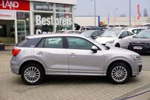 Audi Q2 35 1.5 TFSI S-Line LED Navi Sitzheizung AHK Bild 5
