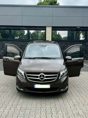 Mercedes-Benz V 220 Mercedes-Benz V-Class W447 V 220 CDI Lang VIP | Le