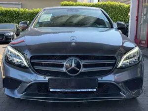 Mercedes-Benz C 180 Lim. Avantgarde/NAVI/LEDER/AMBIENTE Bild 2