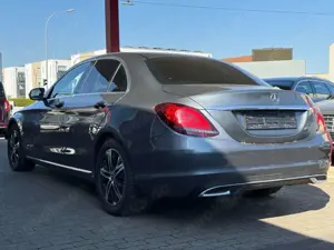 Mercedes-Benz C 180 Lim. Avantgarde/NAVI/LEDER/AMBIENTE Bild 4