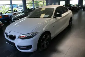 BMW 220 220i Coupe Sport Line