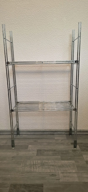 Schönes Chromregal