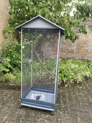 Vogelvoliere 79x69,5x167cm mit Zubehör, einfach zerlegbar, 1 Jahr alt, als Kanarienkäfig verwendet