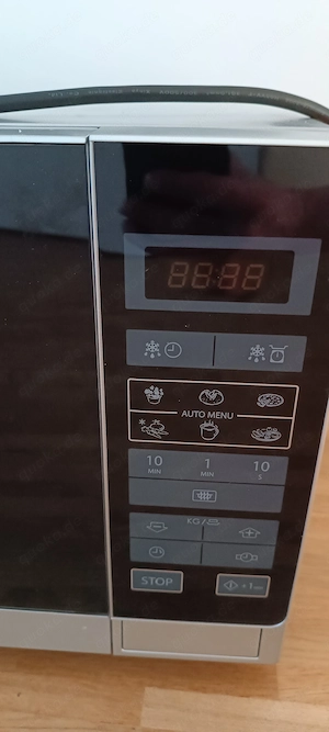 Verkaufe eine Mikrowelle von Sharp 25 Liter Bild 2
