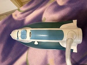 Dampfbügeleisen von Studio mit Messbecher Bild 3