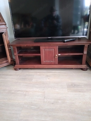 Fernsehunterschrank