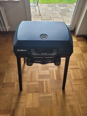 Kompakter Gasgrill (zb für Camping) von Enders