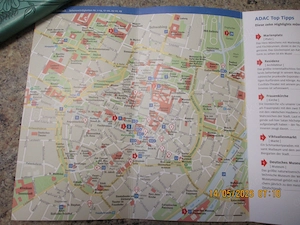 ADAC Reiseführer "MÜNCHEN" mit Maxi-Faltkarte Bild 3