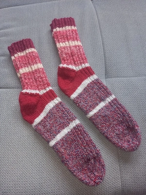 Handgestrickte Socken Größe 39 41 NEU 