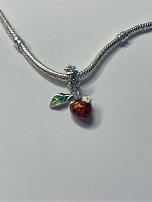 Charm Anhänger Erdbeere silber