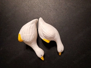 2 kleine weiße Deko-Gänse Paket Konvolut  ca. 5cm hoch ca. 7cm br Bild 5