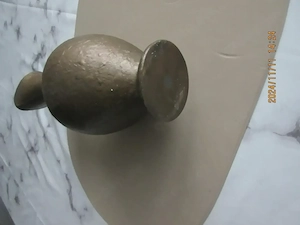 Vase aus Guss Bild 2