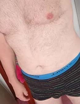 Lecksklave und Nacktputzer bin M und biete mich W an  Bild 2