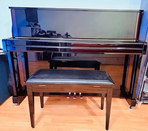 Yamaha Klavier JX113TPE Schwarz Hochglanz inkl. Sitzbank   Top Zustand
