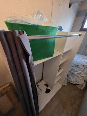 kleiderschrank mit vorhang weiß 