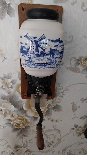 Wandkaffeemühle