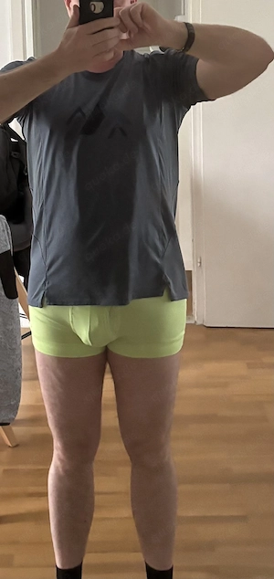 Suche nettes gepflegtes Paar für Spaß zu dritt.