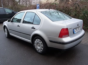 Volkswagen Bora 1.6 gut, durchrepariert u tagfrischer TÜV Bild 3