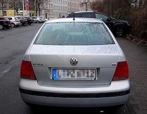 Volkswagen Bora 1.6 gut, durchrepariert u tagfrischer TÜV Bild 7