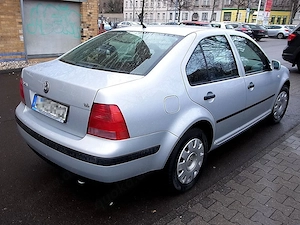 Volkswagen Bora 1.6 gut, durchrepariert u tagfrischer TÜV Bild 6