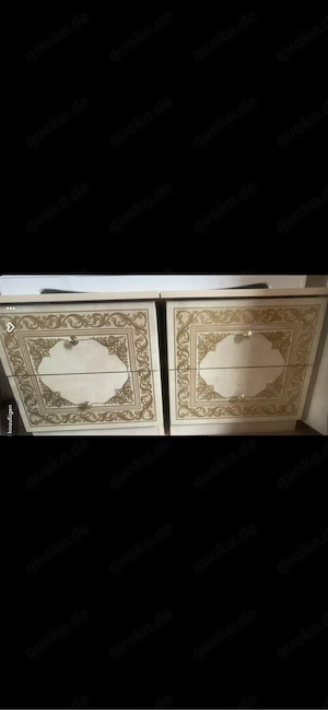 Eleganter Schlafzimmer-Schrank mit klassischen Still zu verkufen