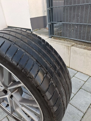 Reifen (Sommer) mit Felgen vom Audi Q3 Sport Bild 8