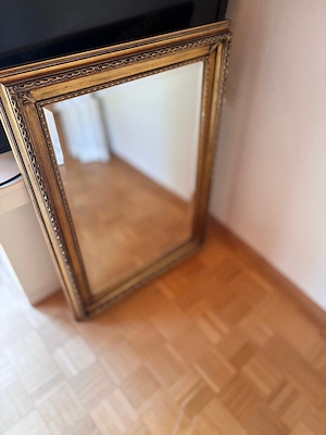Antiker Wandspiegel mit klassischem Goldrahmen   starke Präsenz Bild 5