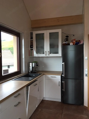 Helle, lichtdurchflutete Wohnung mit hochwertiger Ausstattung und Balkon  