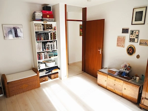 Provisionsfreie, helle 3 1 2 Zimmer-Wohnung im 2. OG mit Balkon Bild 3