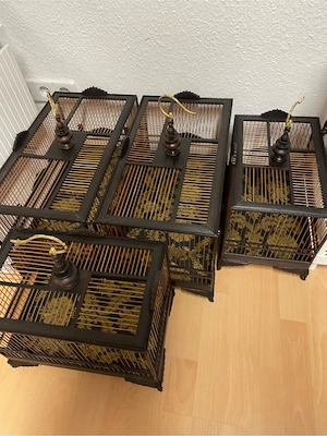 Handgefertigter Vogelkäfig aus Ebenholz mit Bambusstäben