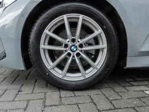 BMW 320 d MSport, Komfortzugang, AHK, Panoramadach, Drivin Bild 5