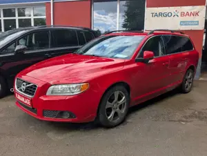 Volvo V70 Kombi 1.6 Kinetic 2012 schön aber defekt!