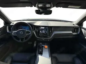 Volvo XC60 B4 Mild-Hybrid Diesel R-Design Bild 4