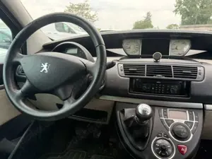 Peugeot 807 Bild 5