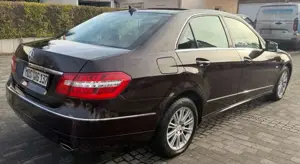 Mercedes-Benz 350 CGI Bild 3