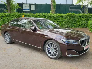 BMW 745