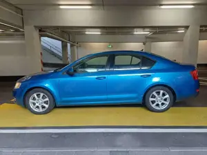 Skoda Octavia Lim. Elegance*Klima*PDC*SHZ*AHK*