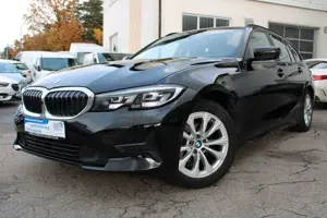 BMW 318 i Touring LED TEMPOMAT DAB CARPLAY SITZ-HZ