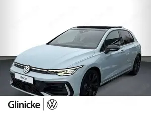 Volkswagen Golf VIII R-Line 1.5 eTSI DSG, PANO, RFK, HEAD-U