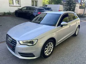 Audi A3 1.2 TFSI Sportback *S-Tronic*Navi*LED*
