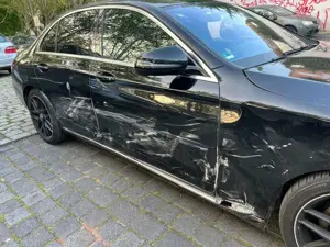 Mercedes-Benz E 220 d 9G-TRONIC