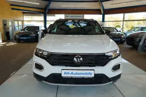 Volkswagen T-Roc Style AUTOMATIK / XENON / NAVI / 42TKM Bild 5