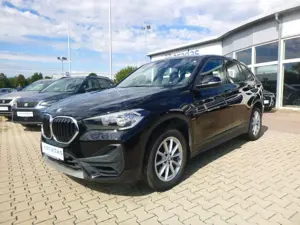 BMW X1 xDrive 20 i AUT/Allrad/NAV/SHZ/PDC