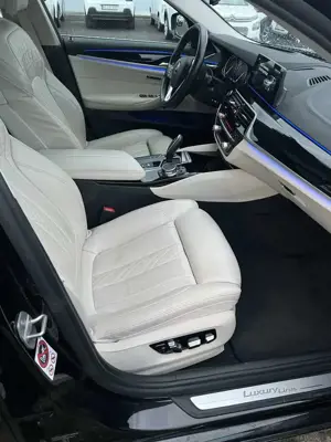 BMW 530 530d xDrive Touring Aut. Luxury Line Bild 3