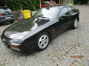 Porsche 944