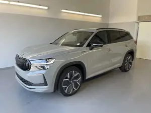 Skoda Kodiaq Sportline 193PS TDI 4x4 7Sitze+AHK+HUD+Pano+360...